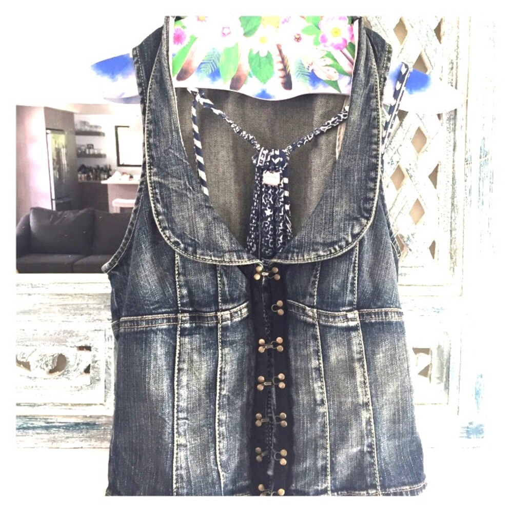 Guess Jean Vest from 90's! -Almost Vintage!