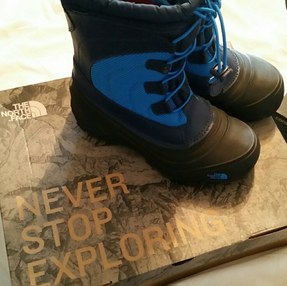 North Face youth snow boots