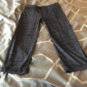 UA Capri work out pants sZ medium