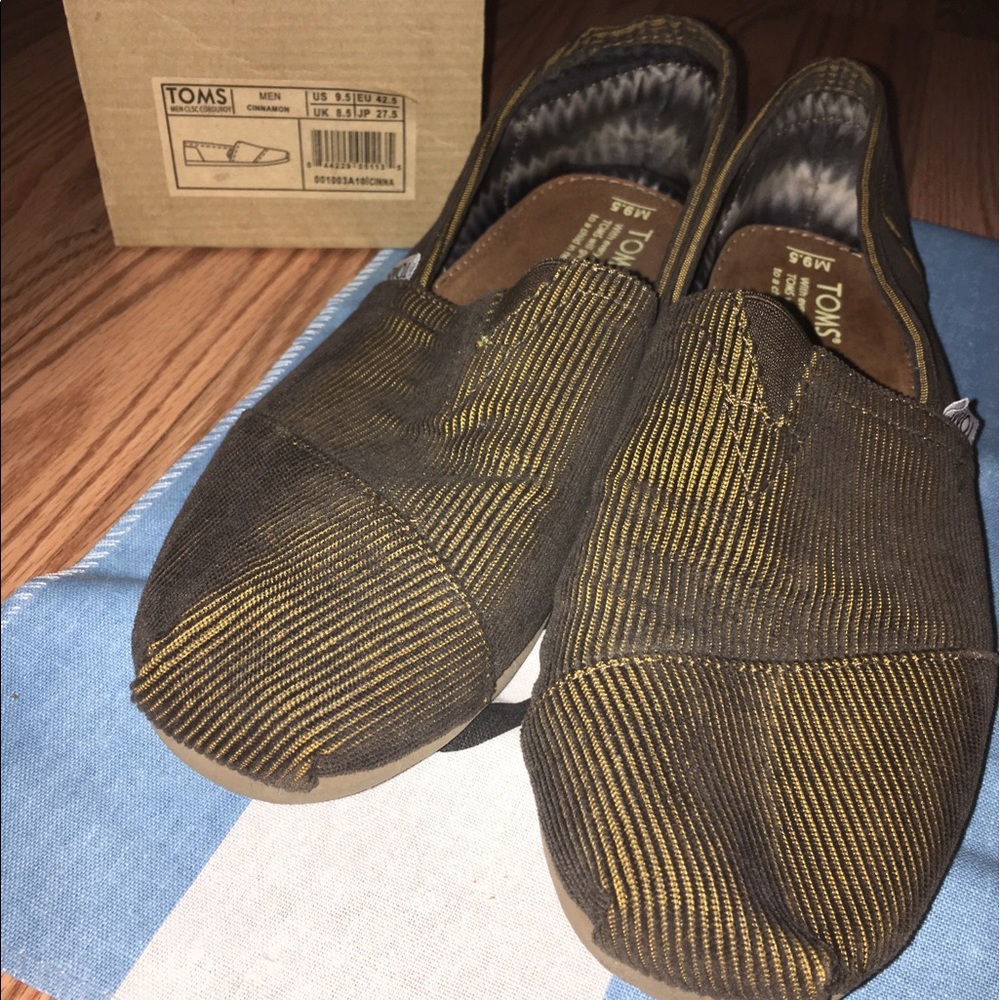 Men's brown toms