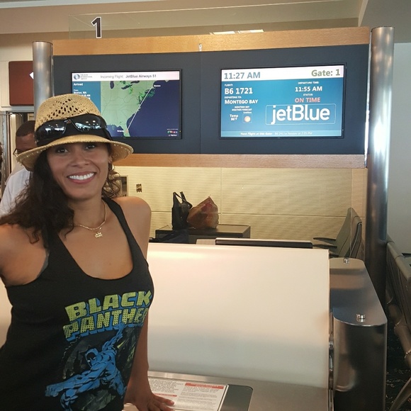 Meet your Posher, Ms. Kai - Picture 2 of 6