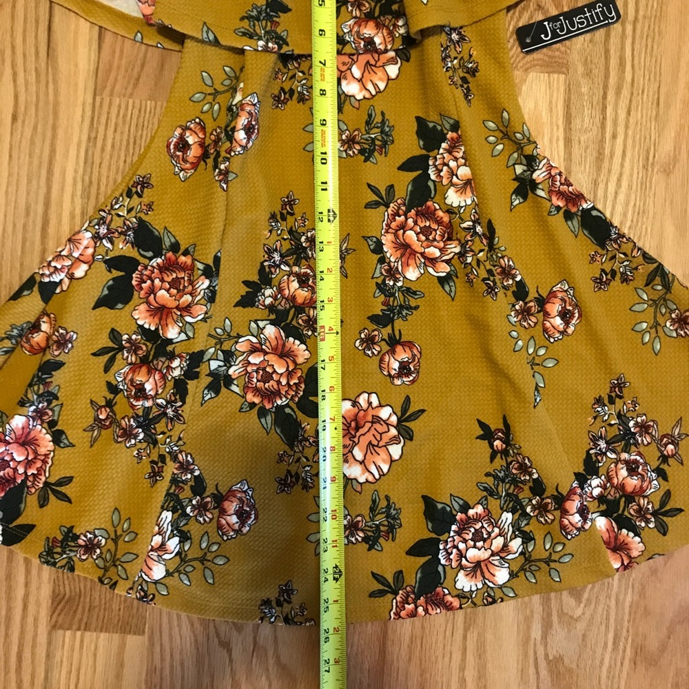 ✅RUFFLED OFF THE SHOULDER DRESS - Picture 5 of 5