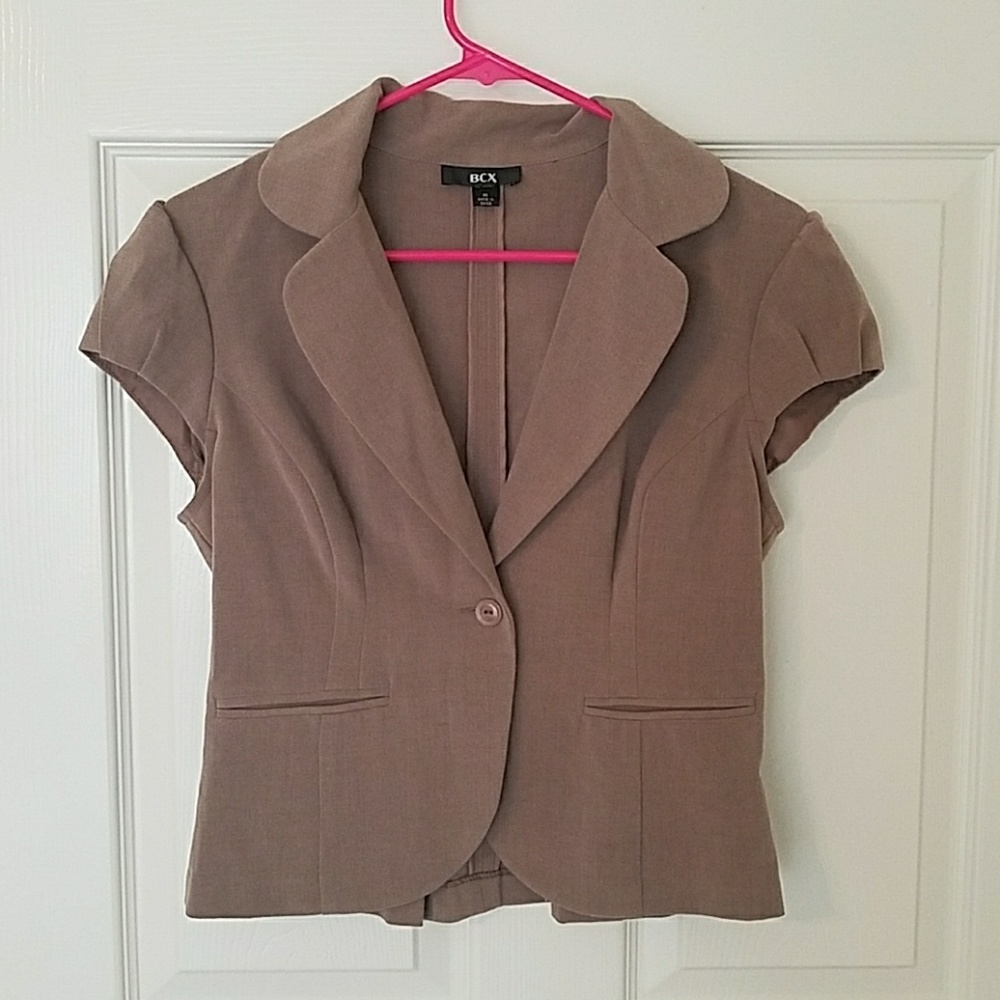 Sleeveless blazer