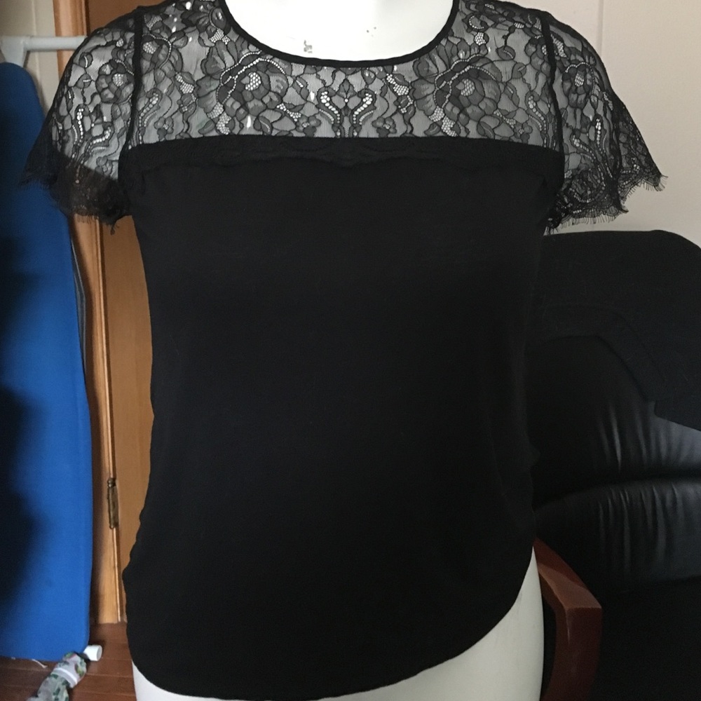 Lace yolk top with pretty details