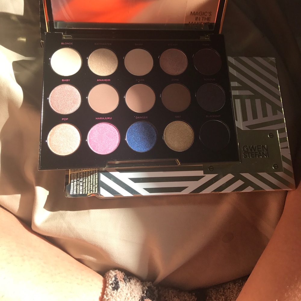 Gwen Stefani UD pallets - Picture 2 of 3