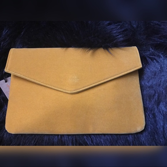 🎉SALE🎉Mustard envelope clutch - Picture 2 of 3