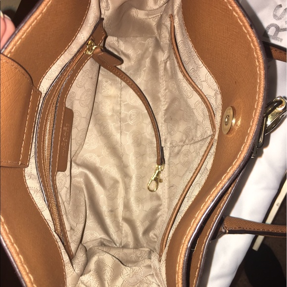 Handbag - Picture 2 of 3