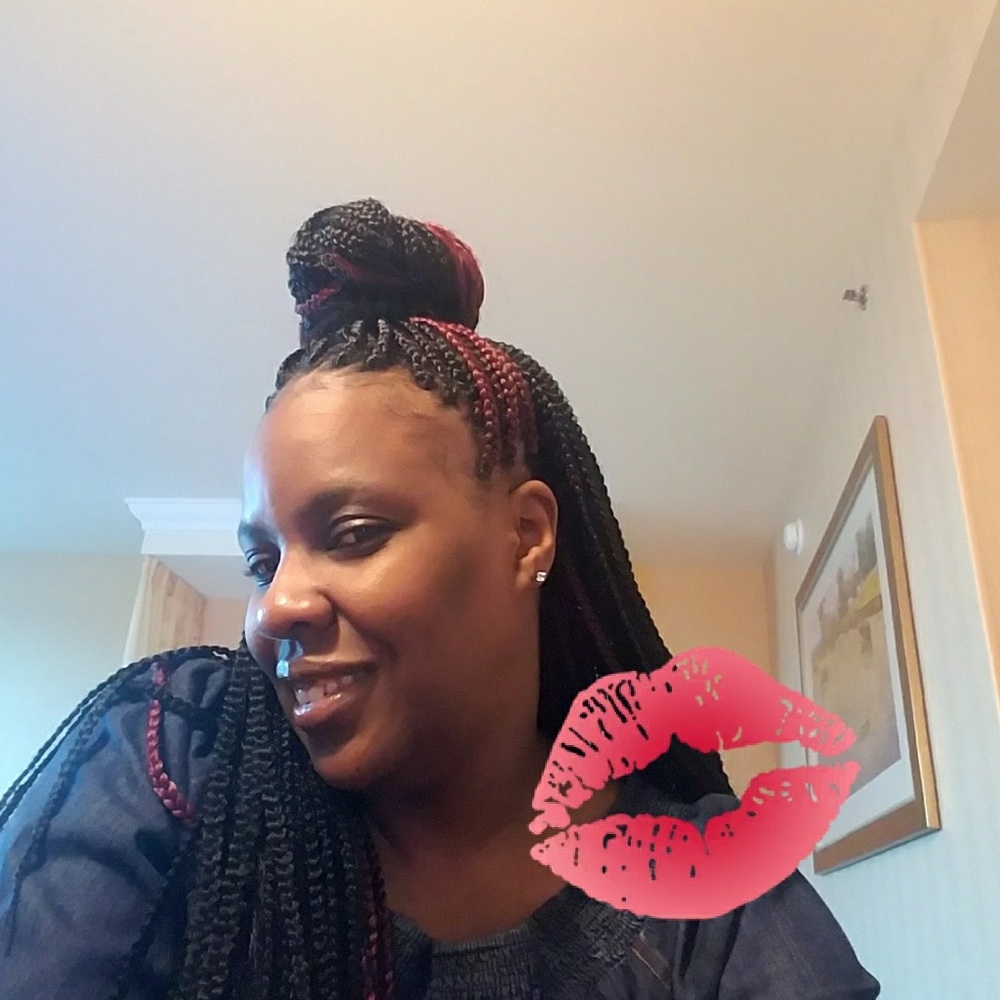 Meet your Posher, Latonya
