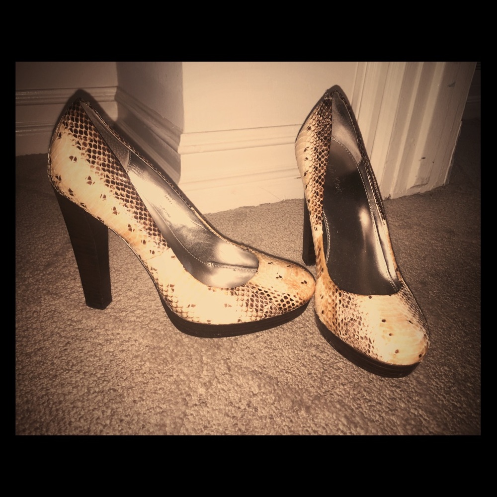 Calvin Klein pumps
