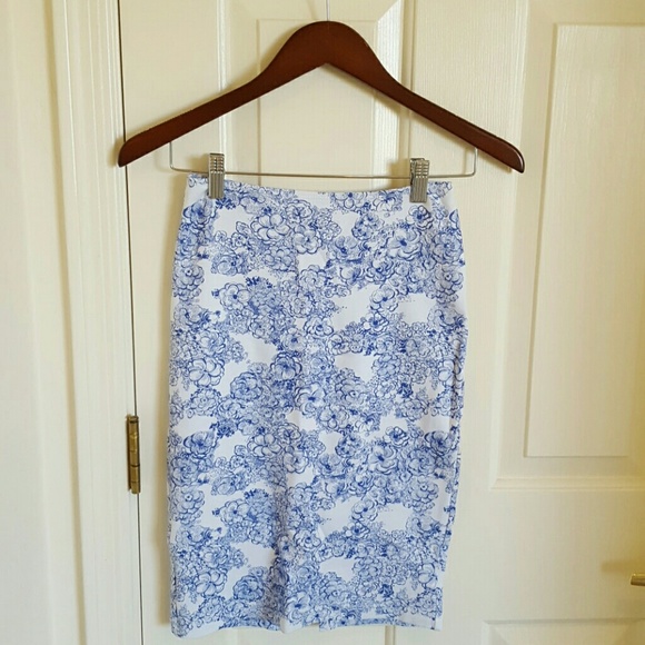 Floral pencil skirt - Picture 1 of 3
