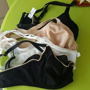 Ladies lot of 4 high end bras.