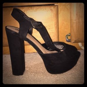 Mossimo Black Peep-Toe Heels