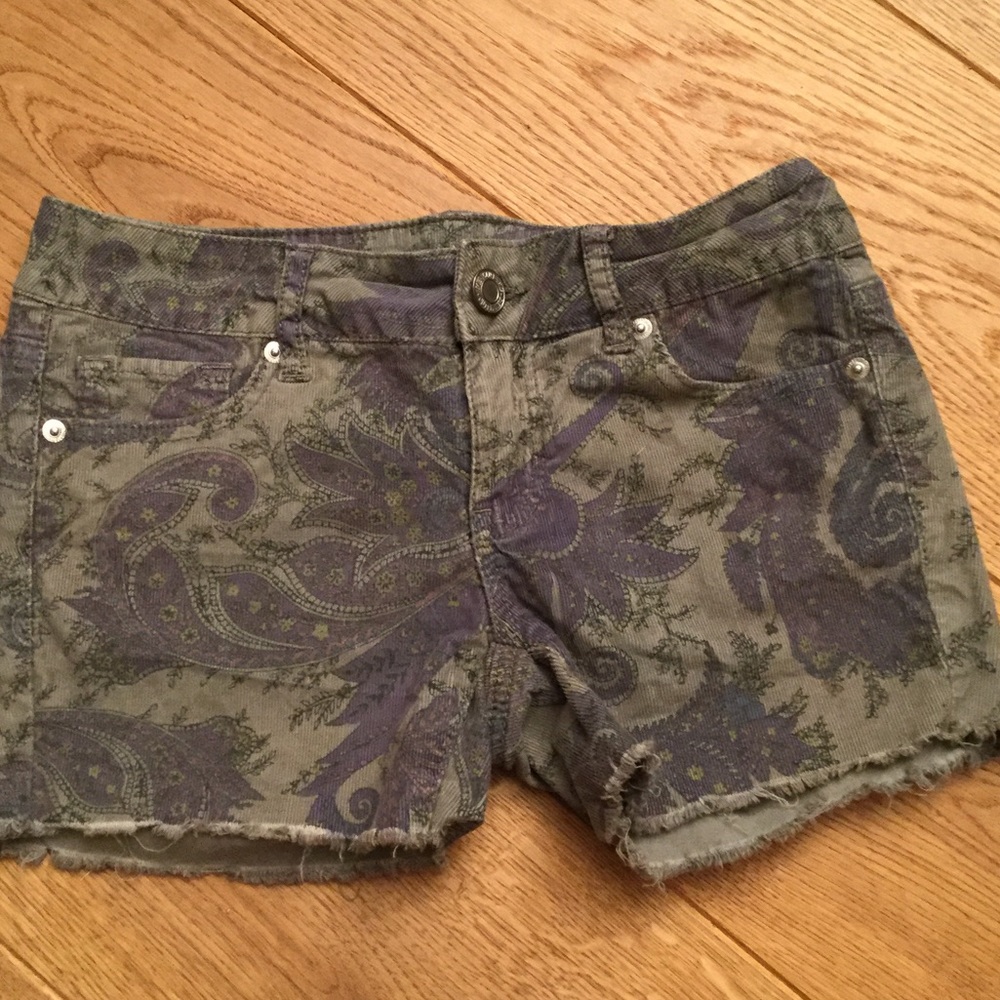 🍄American Eagle shorts Sz 0 paisley print 🌴🌼🌈