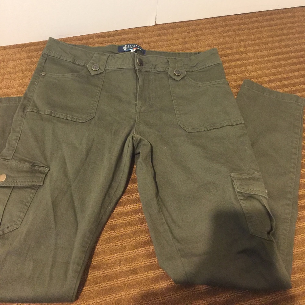 Olive green skinny cargo pants 💗