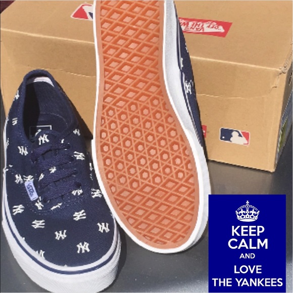 New Vans New York Yankees Sneakers!! ⚾️⚾️⚾️⚾️⚾️⚾️ - Picture 4 of 4