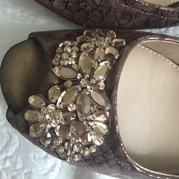 Shoes - Picture 2 of 2