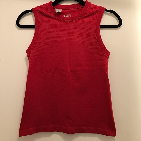 Champion Sleeveless Athletic Top - Picture 2 of 4