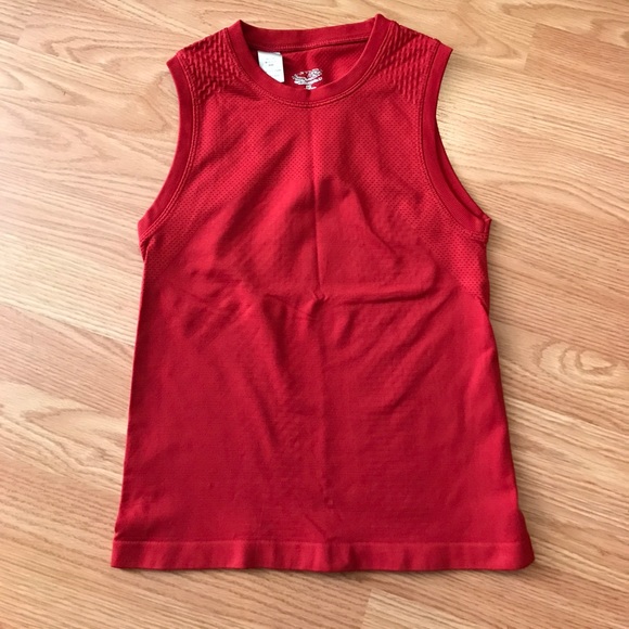 Champion Sleeveless Athletic Top - Picture 3 of 4