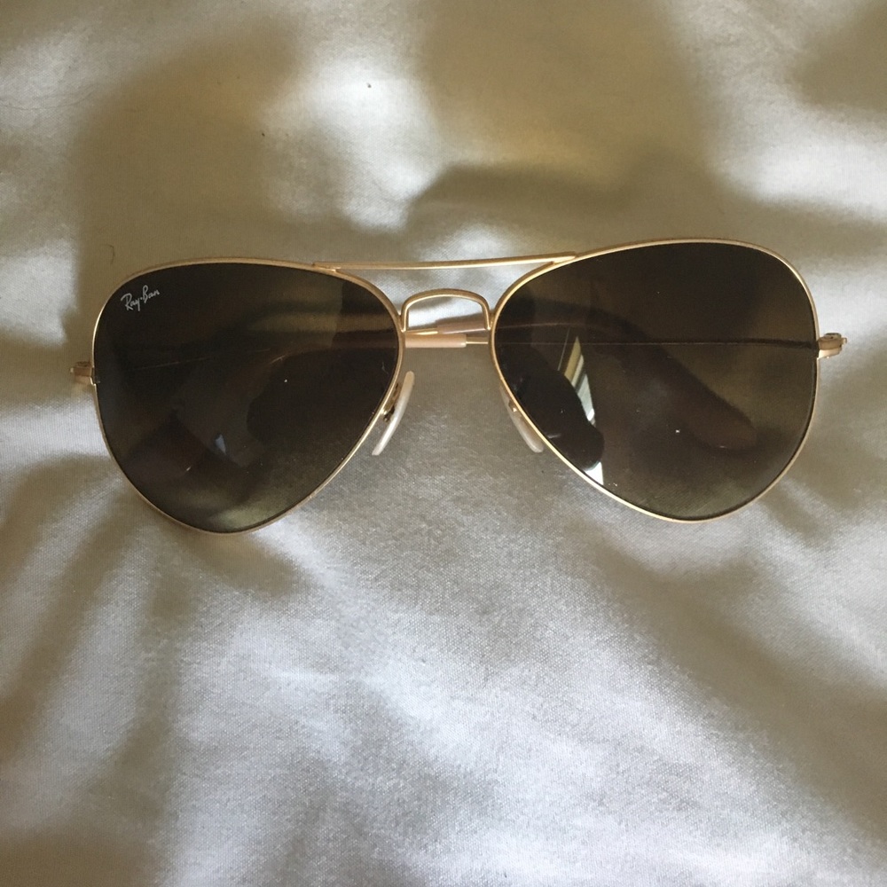 Woman's Ray-bans
