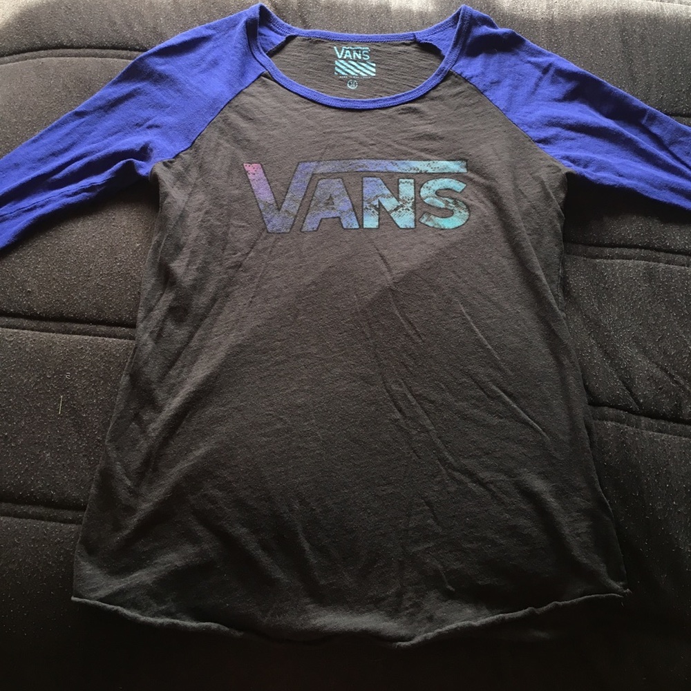 gray vans quarter length shirt