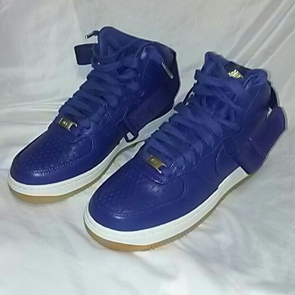 WOMENS AIR FORCE 1 HI PRM size 7