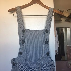 Overall shorts