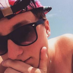 Meet your Posher, Kyle