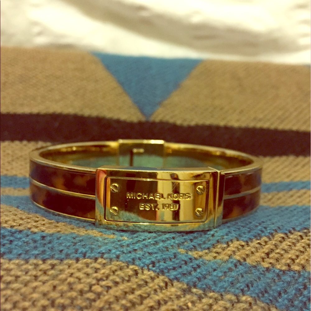 Michael Kors tortoise shell bracelet