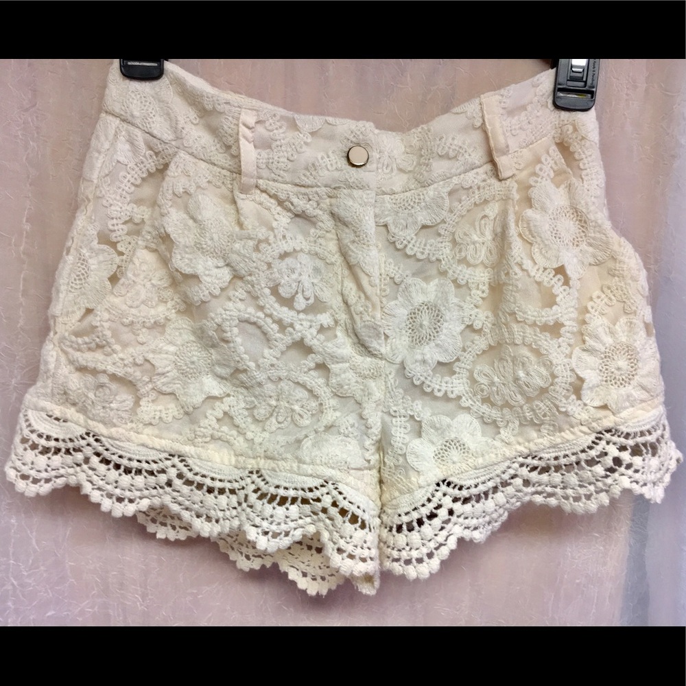 Crochet Lace White Shorts size XS