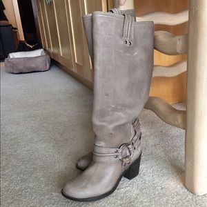 Frye Carmen boots size 6, new with tags