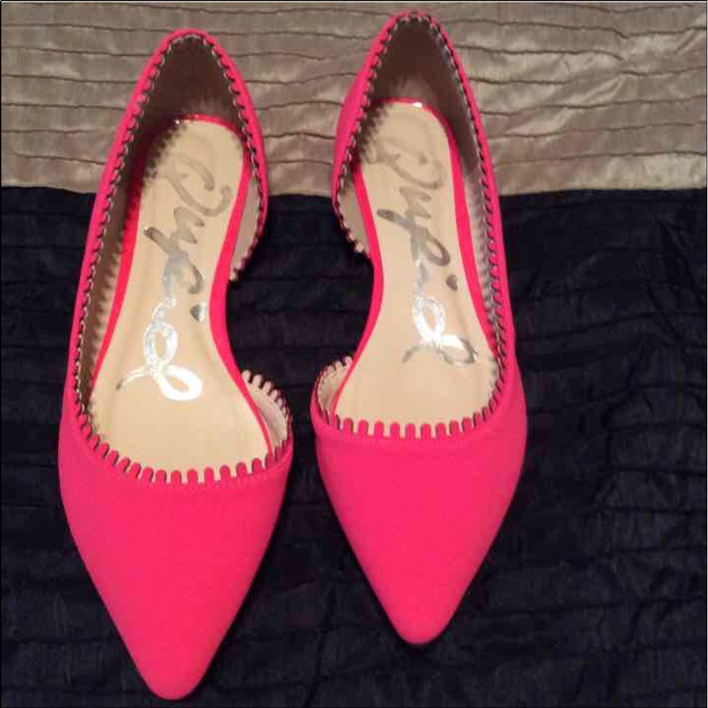 Pointed pink flats