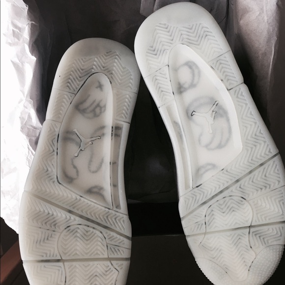 Air Jordan 4 Kaws X - Picture 4 of 4