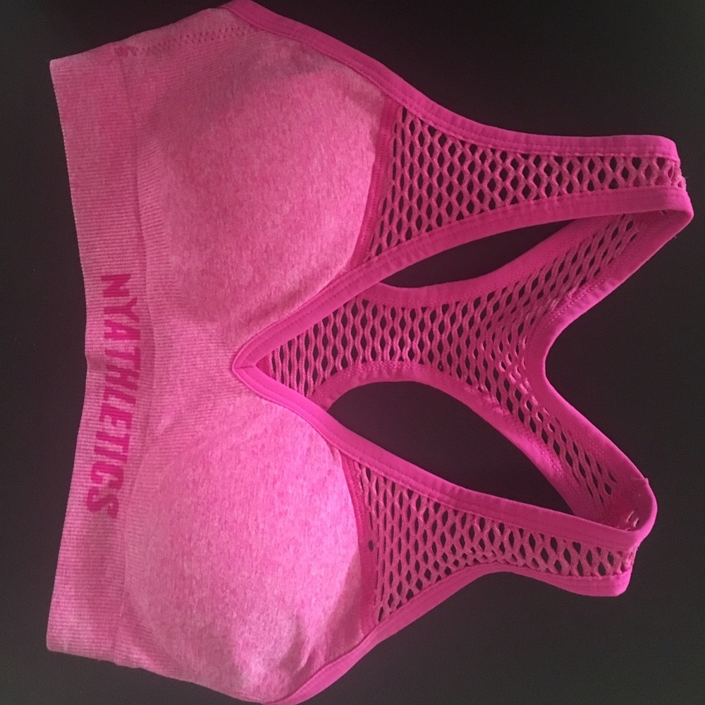 Cute pink Sports bra *Never worn*
