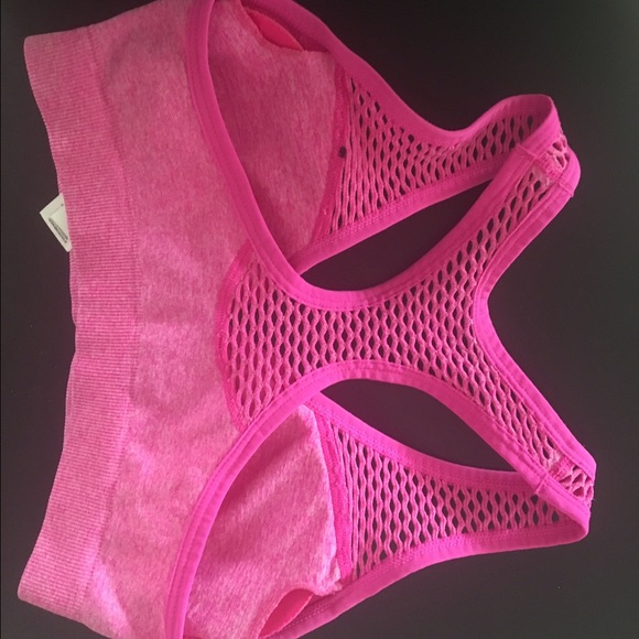 Cute pink Sports bra *Never worn* - Picture 2 of 3