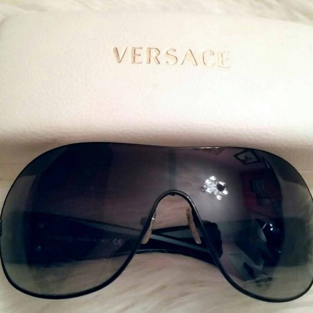 Authentic Versace Sunglasses (on HOLD til Sunday)