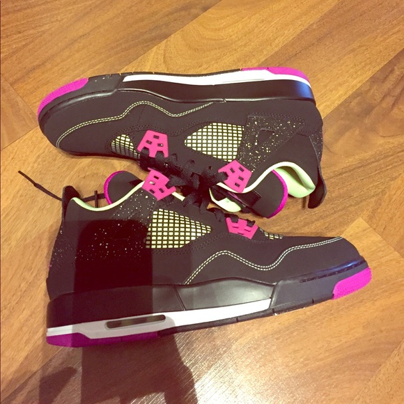 Nike Shoes - happy new year sale!