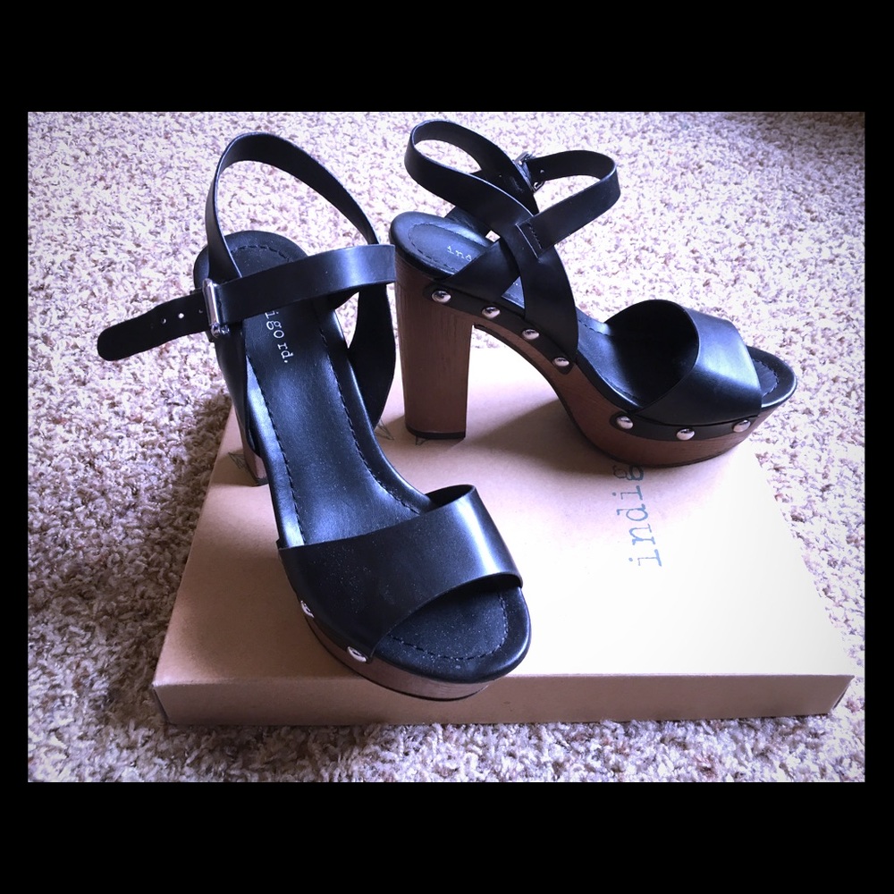 Black heeled sandals