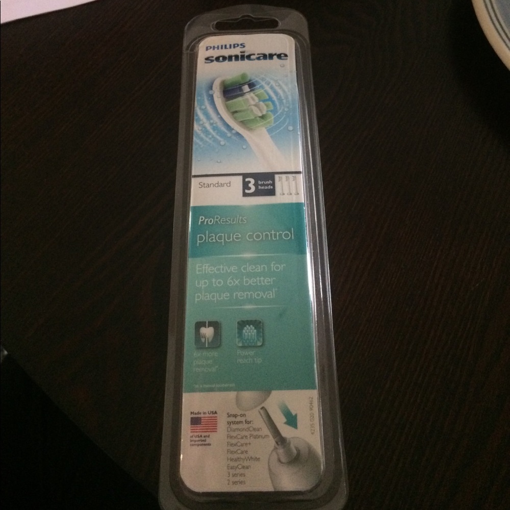 Philips Sonicare NWT 3 brush heads.