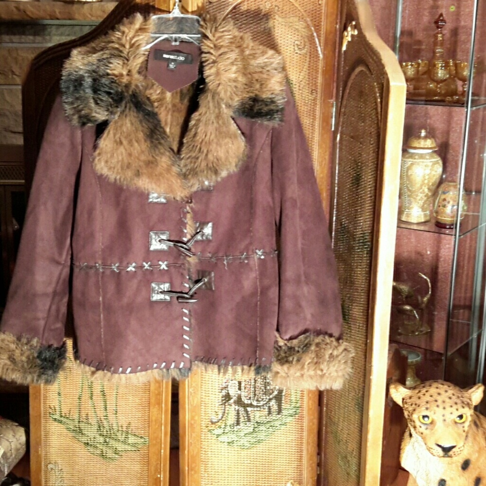 AMAZING FAUX FUR COLLAR AND CUFFS!!!
