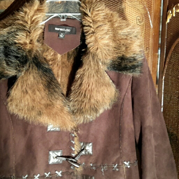 AMAZING FAUX FUR COLLAR AND CUFFS!!! - Picture 2 of 4