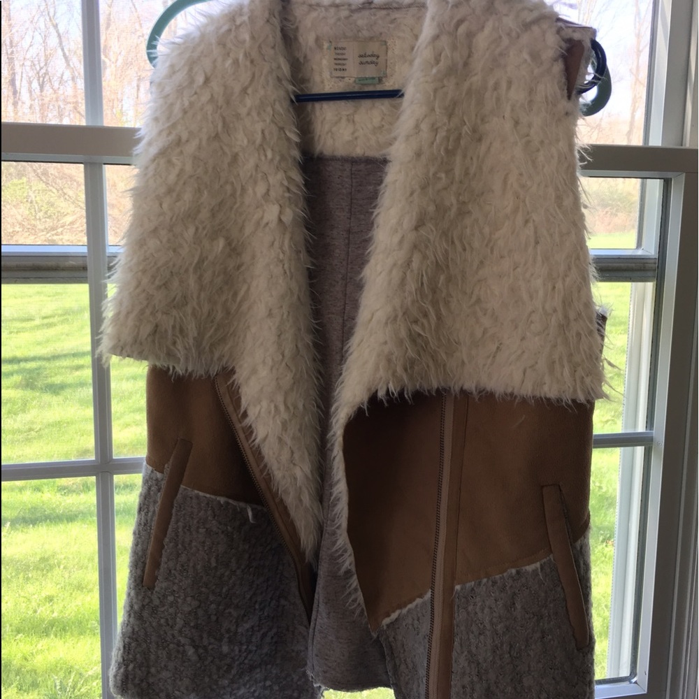 Tri-colored vest