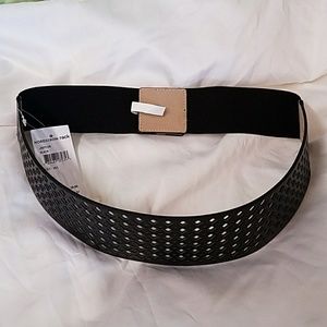 Nordstrom M/L Black Belt ~ Trendy!
