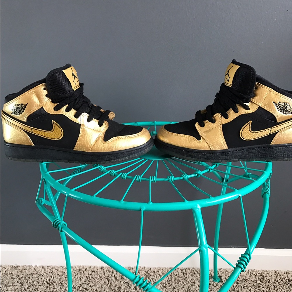 Jordan black and gold