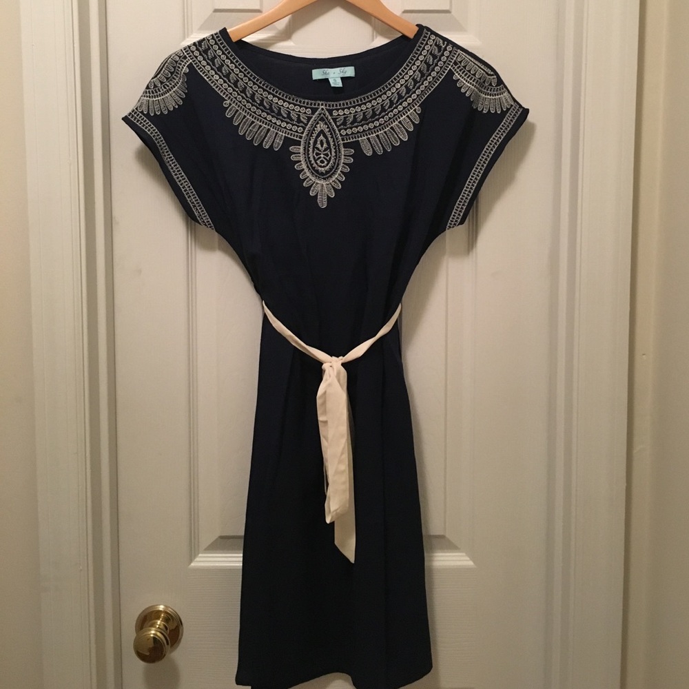 GORGEOUS BLUE/WHITE DRESS!!