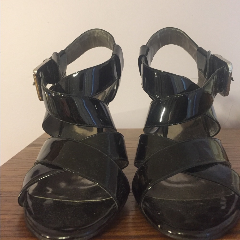 Heels - Picture 2 of 3