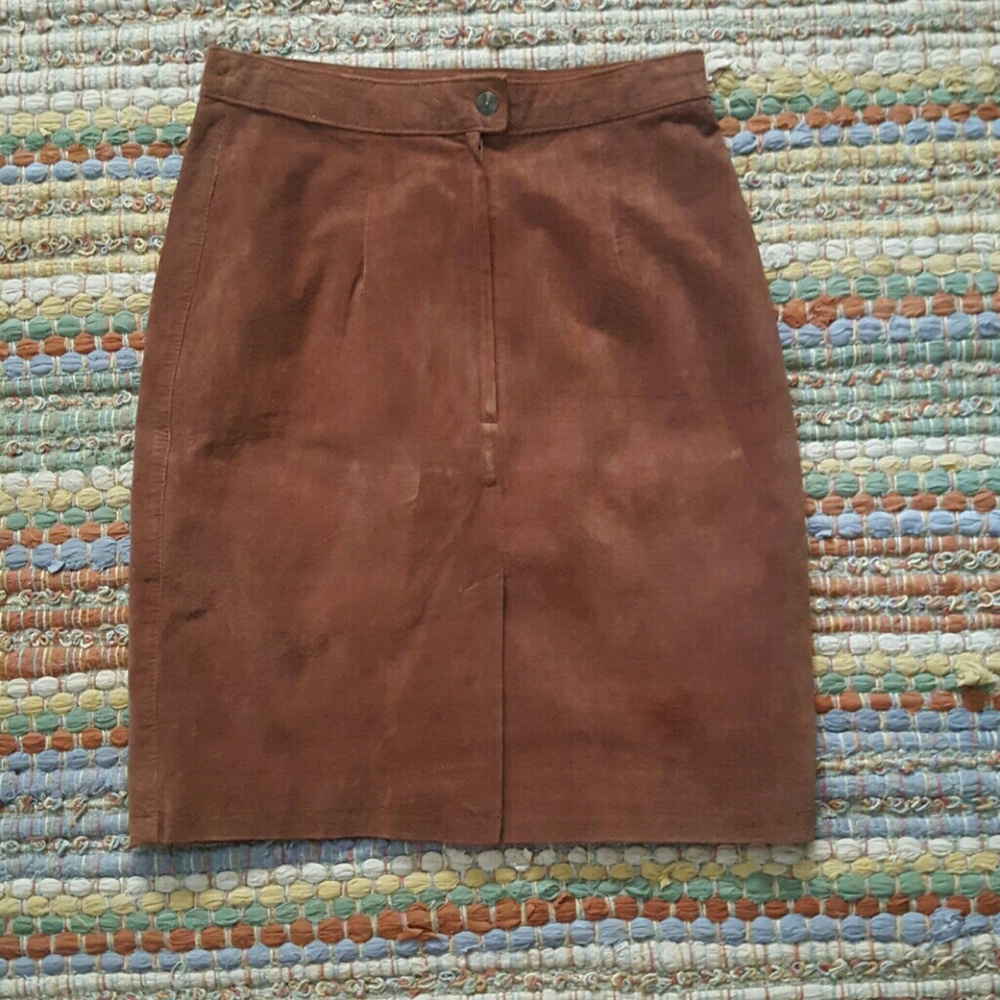 Global Identity brown suede skirt