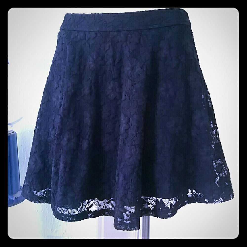 Abercrombie Floral Lace Navy Skirt - Womens Size S