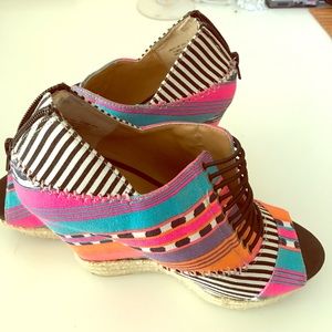 Chinese Laundry Wedges