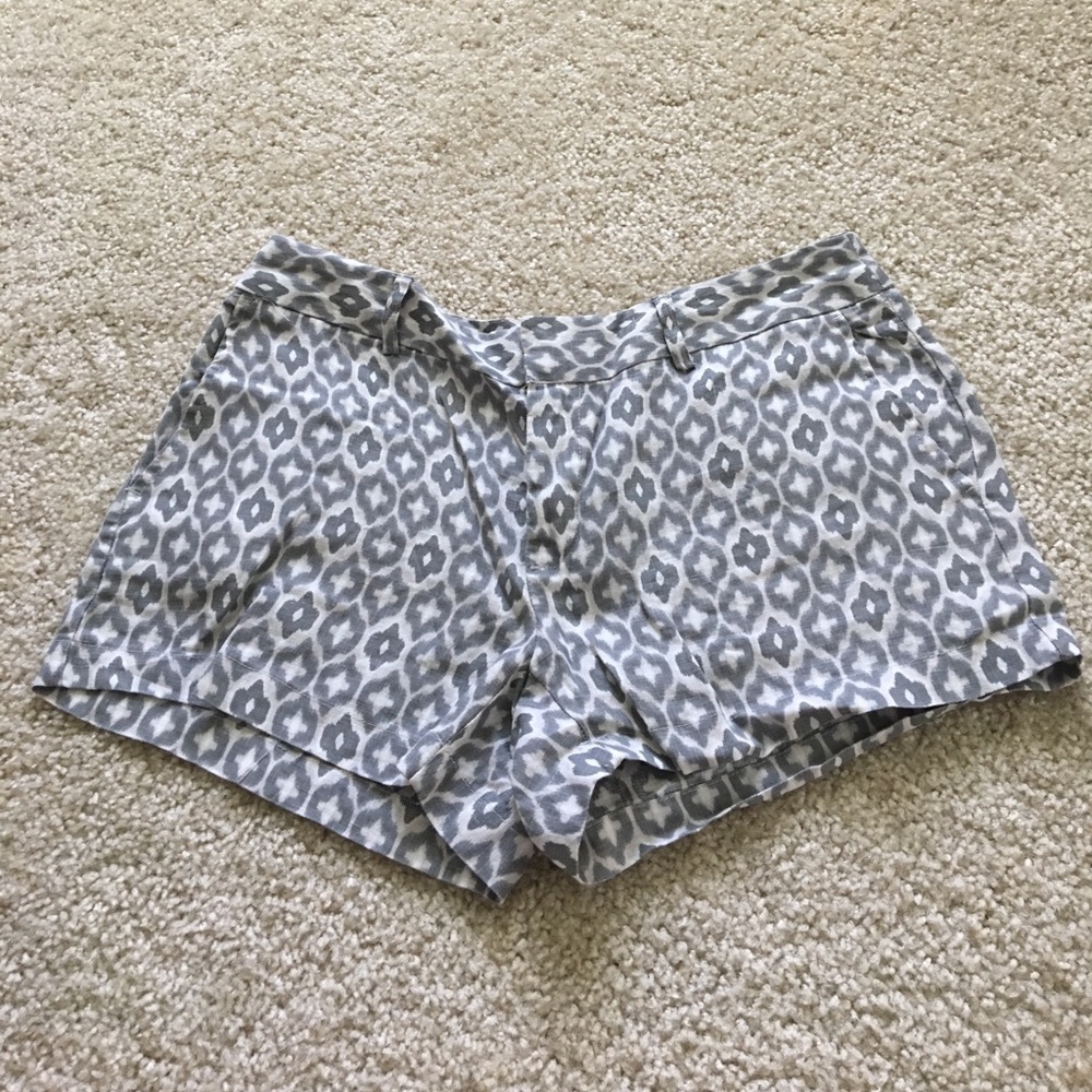 Patterned linen shorts