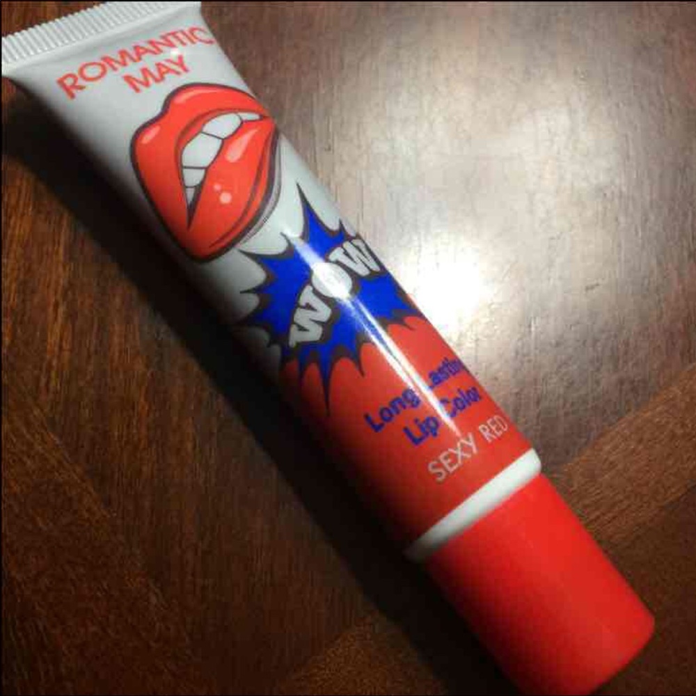 Peel off lip stain in Sexy Red